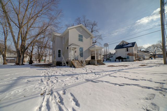 312 N 4th Street, Watseka, IL 60970