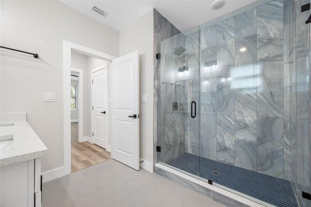 6910 DARTMOUTH AVENUE N, St Petersburg, FL 33710