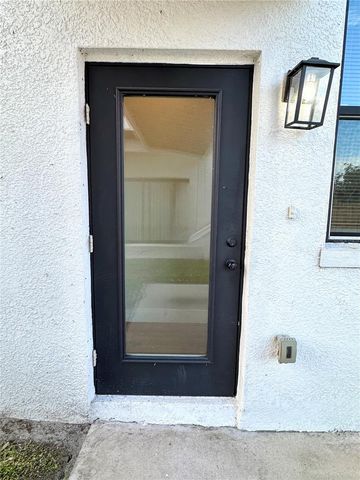 6910 DARTMOUTH AVENUE N, St Petersburg, FL 33710