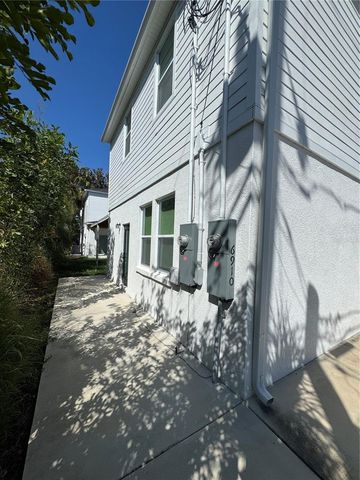 6910 DARTMOUTH AVENUE N, St Petersburg, FL 33710