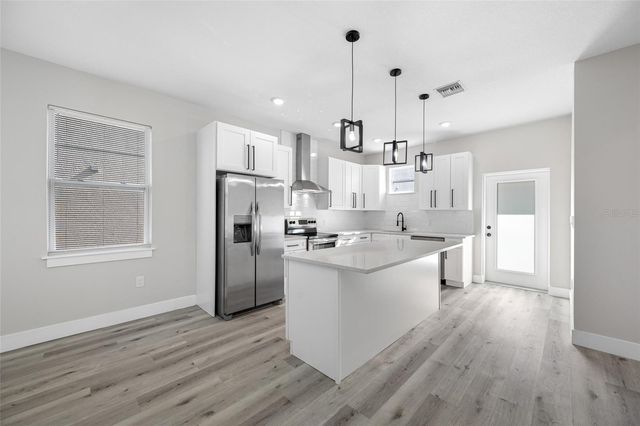 6910 DARTMOUTH AVENUE N, St Petersburg, FL 33710