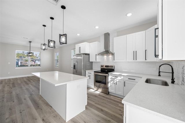 6910 DARTMOUTH AVENUE N, St Petersburg, FL 33710