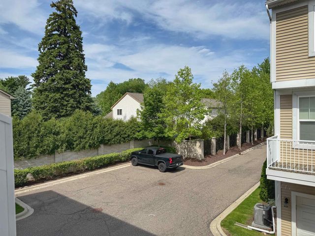 3084 Kilmer Drive, Troy, MI 48083