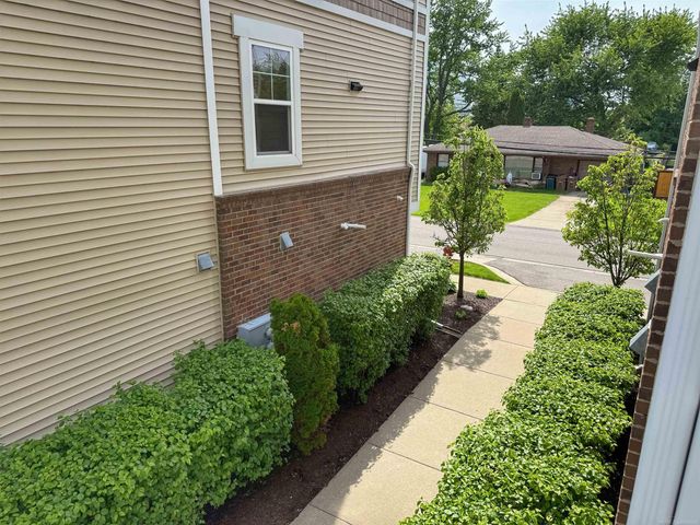 3084 Kilmer Drive, Troy, MI 48083