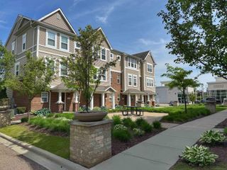 3084 Kilmer Drive, Troy, MI 48083