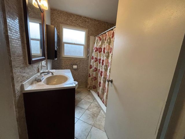 1441 W 20th Street, Merced, CA 95340