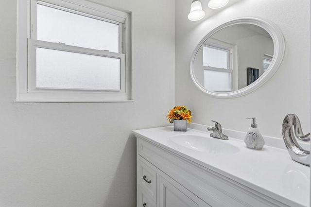 1274 MAYHEW, San Jose, CA 95121