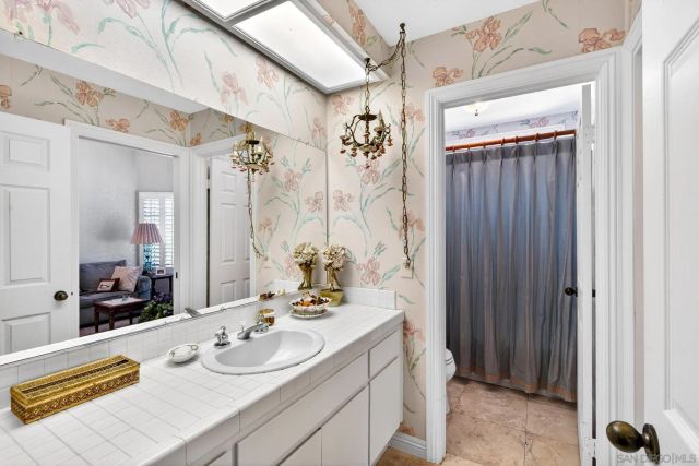 2370 Vista Valley, Vista, CA 92084