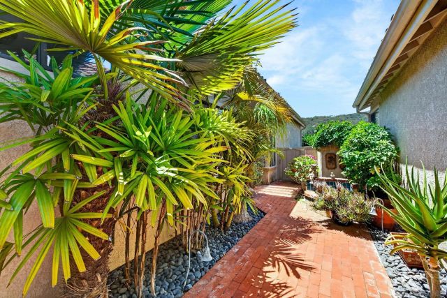 2370 Vista Valley, Vista, CA 92084