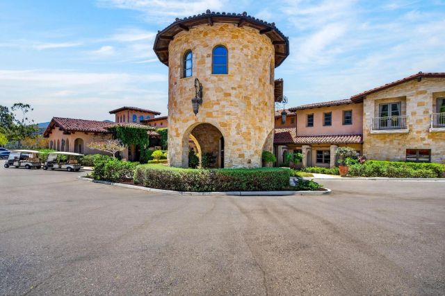 2370 Vista Valley, Vista, CA 92084