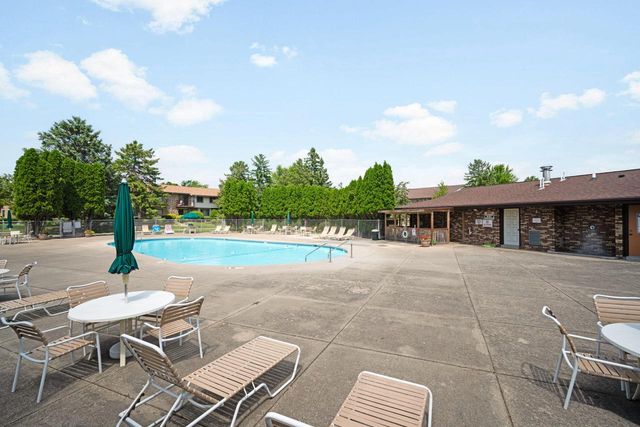 N98W17792 Sherwood COURT, Germantown, WI 53022