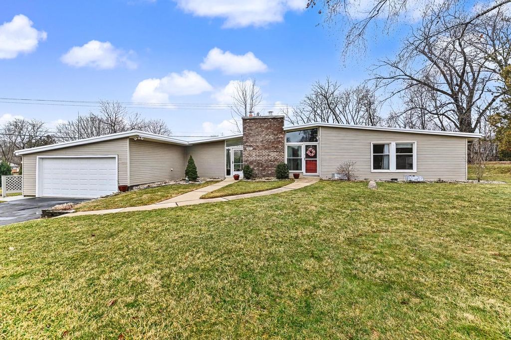 17835 Maple Tree LANE, Brookfield, WI 53045