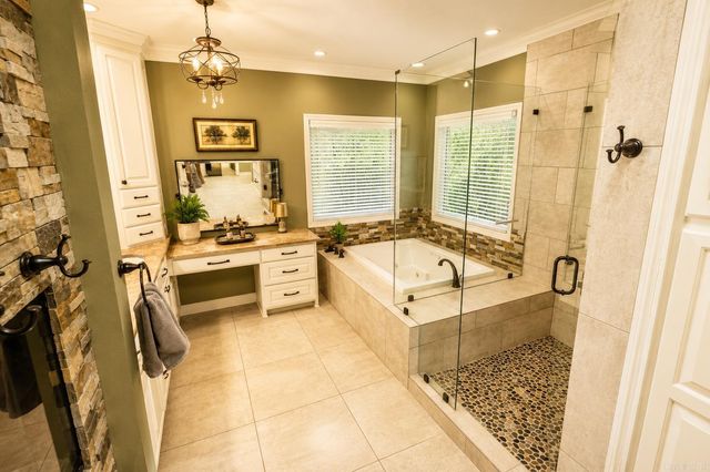 15 Ridgeview Court, Little Rock, AR 72227