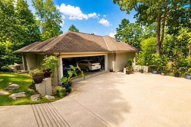 15 Ridgeview Court, Little Rock, AR 72227