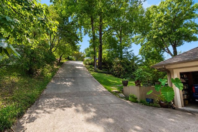 15 Ridgeview Court, Little Rock, AR 72227