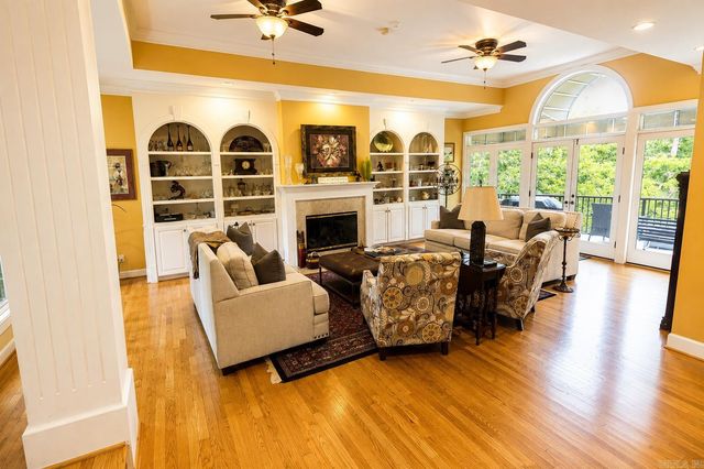 15 Ridgeview Court, Little Rock, AR 72227