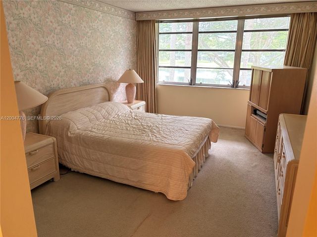 4280 Oaks Ter 203, Pompano Beach, FL 33069