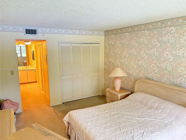 4280 Oaks Ter 203, Pompano Beach, FL 33069