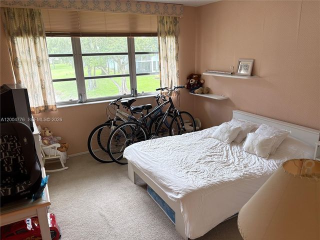 4280 Oaks Ter 203, Pompano Beach, FL 33069