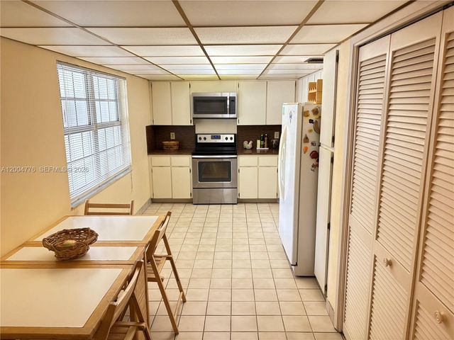 4280 Oaks Ter 203, Pompano Beach, FL 33069