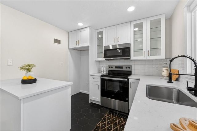 9210 Marsh Avenue, Kansas City, MO 64138