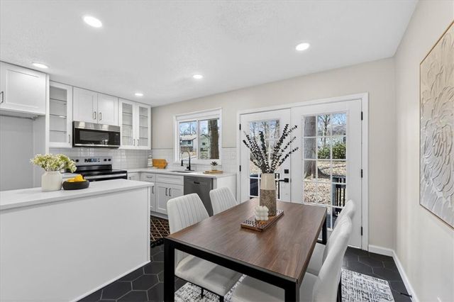 9210 Marsh Avenue, Kansas City, MO 64138