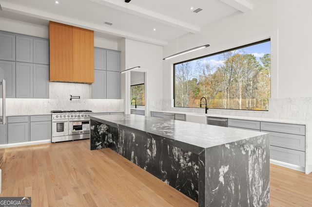 520 Heathmill Court, Milton, GA 30004