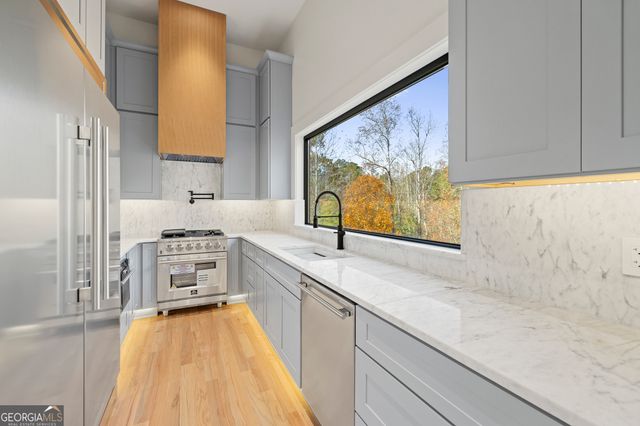 520 Heathmill Court, Milton, GA 30004