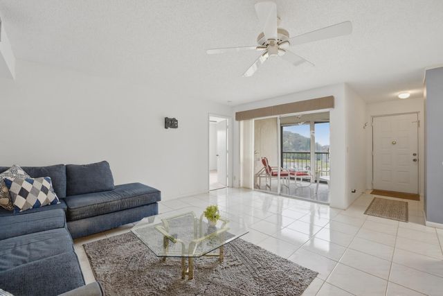 14898 Wedgefield Drive 208, Delray Beach, FL 33446