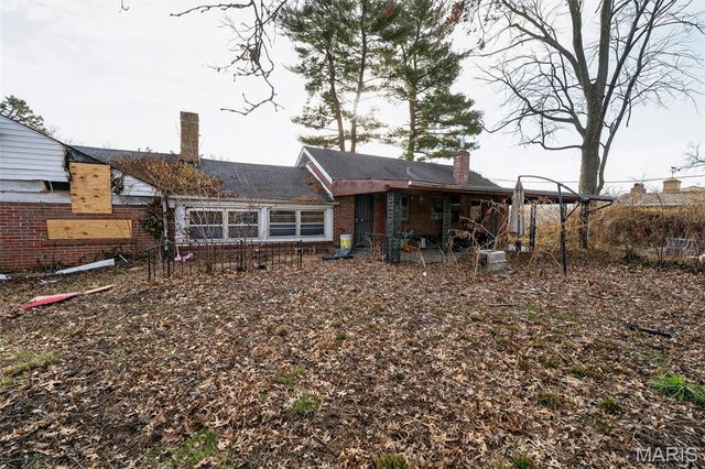 9859 Scottdale Drive, St Louis, MO 63136