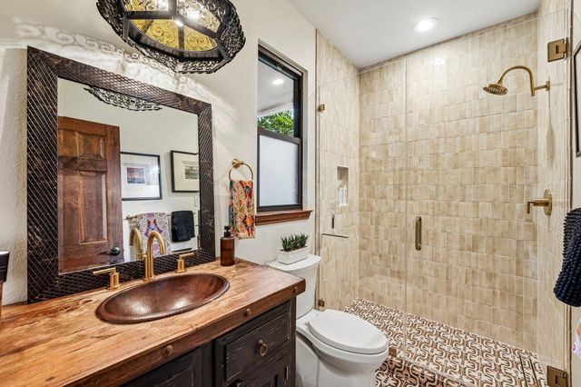 100 MESA DR, Wimberley, TX 78676