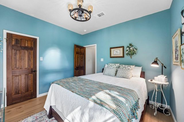 100 MESA DR, Wimberley, TX 78676
