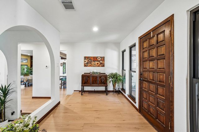 100 MESA DR, Wimberley, TX 78676