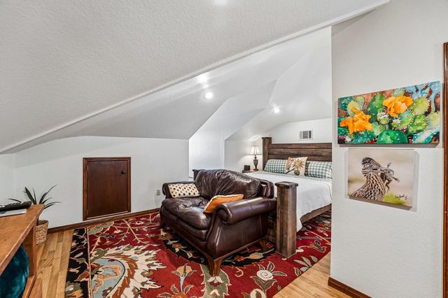 100 MESA DR, Wimberley, TX 78676