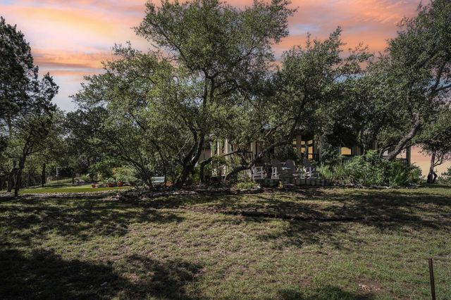100 MESA DR, Wimberley, TX 78676