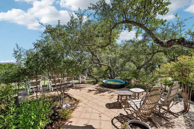 100 MESA DR, Wimberley, TX 78676