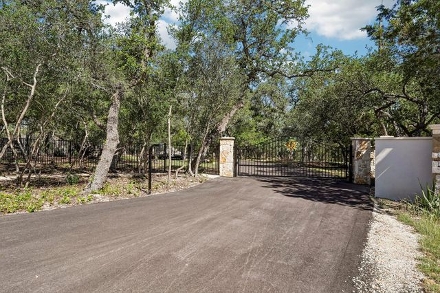100 MESA DR, Wimberley, TX 78676