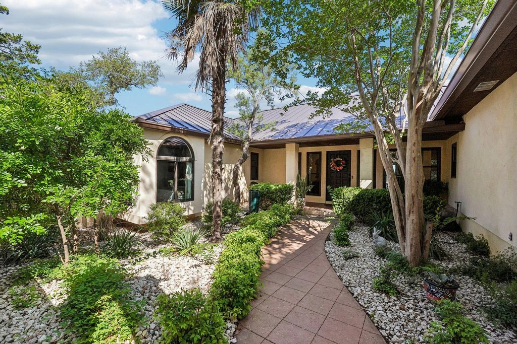 100 MESA DR, Wimberley, TX 78676
