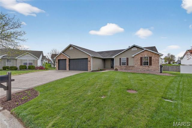 18 Locust Hills Court, O'fallon, MO 63366