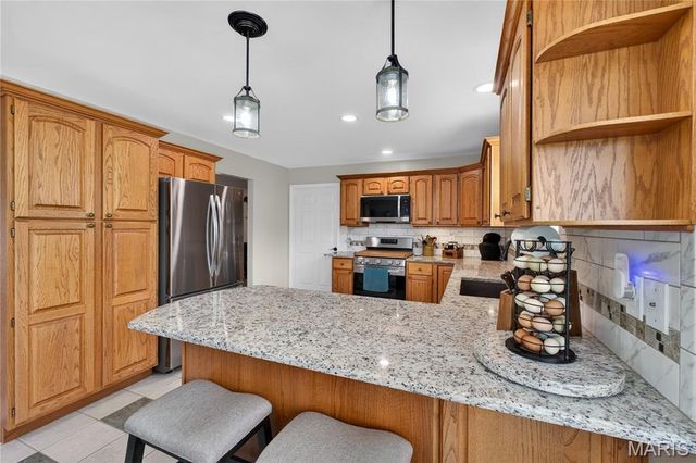 18 Locust Hills Court, O'fallon, MO 63366