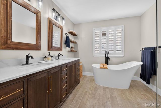 18 Locust Hills Court, O'fallon, MO 63366