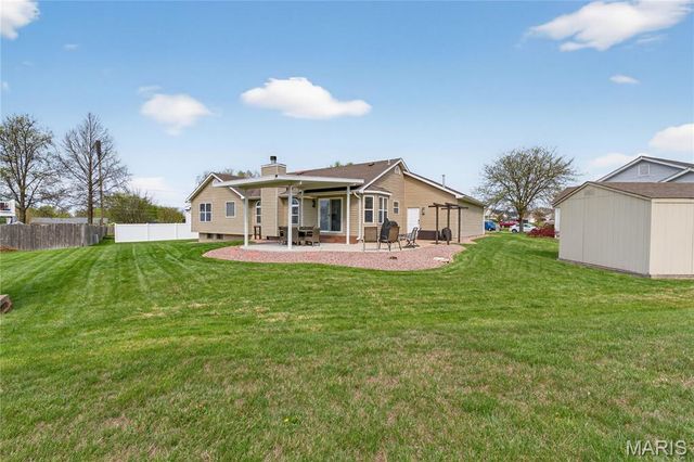 18 Locust Hills Court, O'fallon, MO 63366