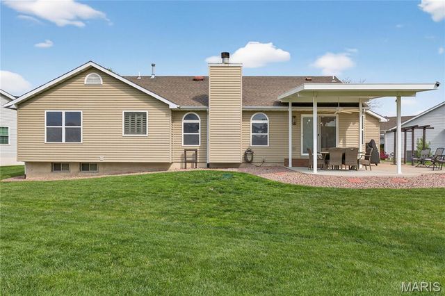 18 Locust Hills Court, O'fallon, MO 63366