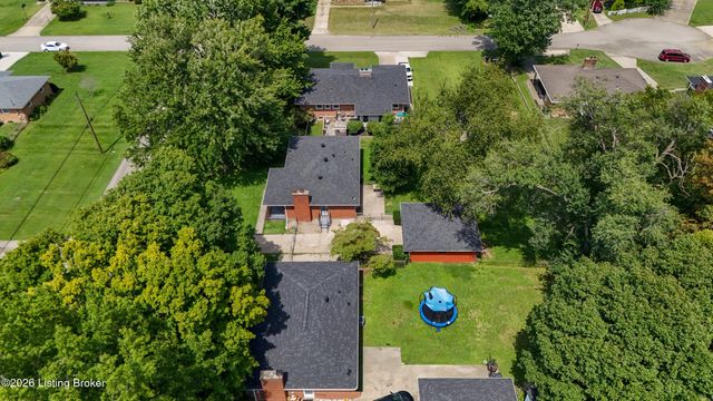 7803 Cedar Brook Dr, Louisville, KY 40219