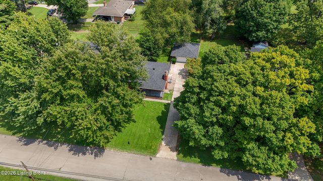 7803 Cedar Brook Dr, Louisville, KY 40219