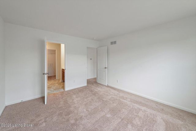 490 Mud Hen Dr, Shepherdsville, KY 40165