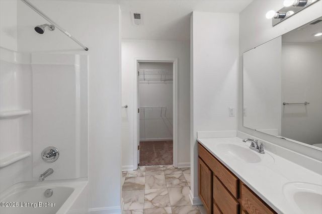 490 Mud Hen Dr, Shepherdsville, KY 40165