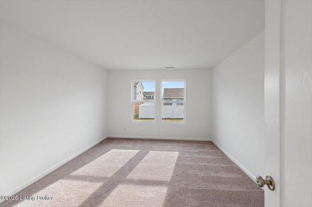 490 Mud Hen Dr, Shepherdsville, KY 40165