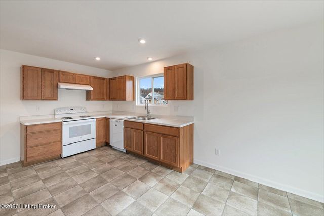 490 Mud Hen Dr, Shepherdsville, KY 40165