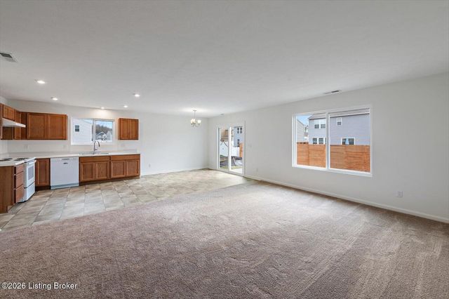 490 Mud Hen Dr, Shepherdsville, KY 40165